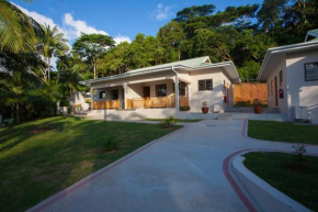  Anse Soleil Beachcomber Self-Catering Chalets  Маэ